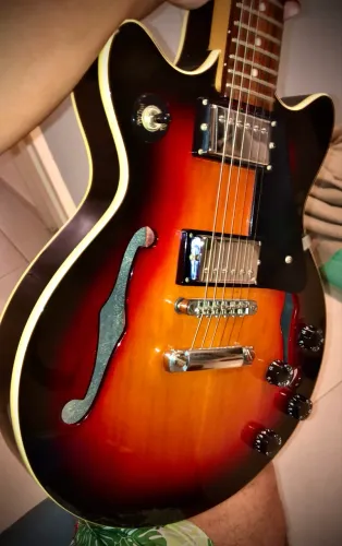 Guitarra Golden Semi Acústica