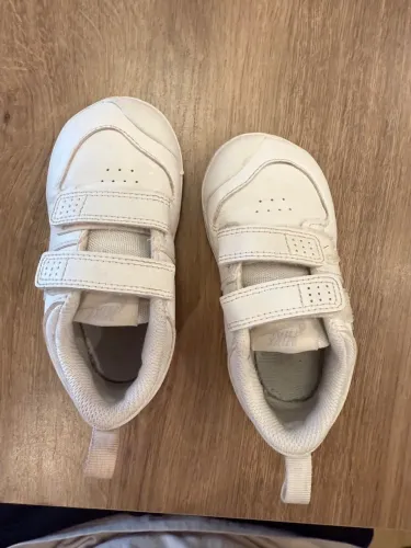 Tênis Nike Branco infantil original 22.5