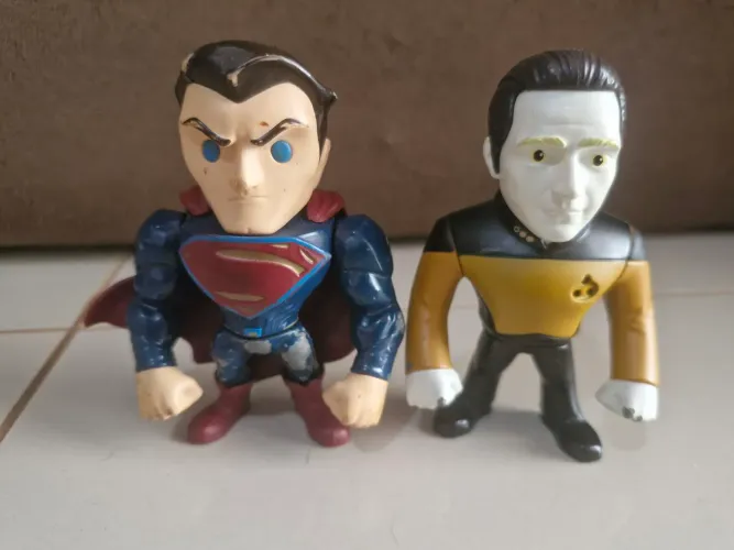 Action figure - miniaturas de metal - Star Treck e Superman