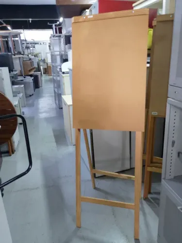 Cavalete Flip-Chart em madeira 