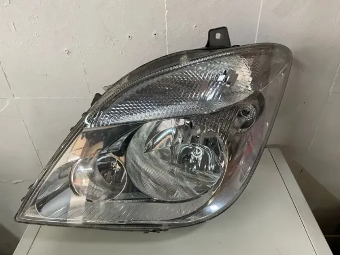 Farol Sprinter (esquerdo)