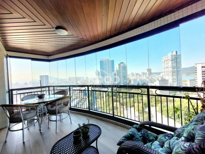 Apartamento mobiliado à venda com vista para o mar, 225 m², 3 dormitórios, Aparecida  Sant