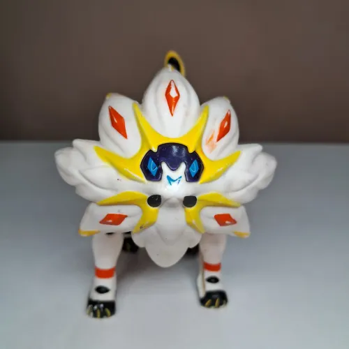 Boneco Solgaleo Pokemon