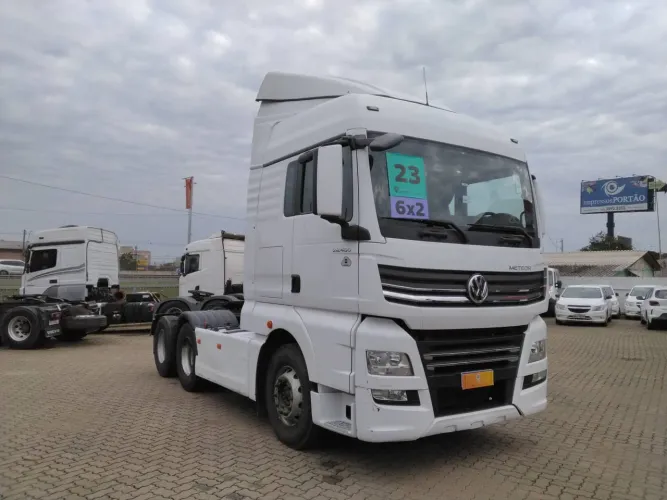 Volkswagen 28.460 Meteor 6x2 2022/2023 Vamos Seminovos São Leopoldo