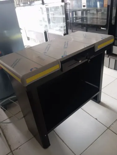 Balcão de atendimento novo e moderno