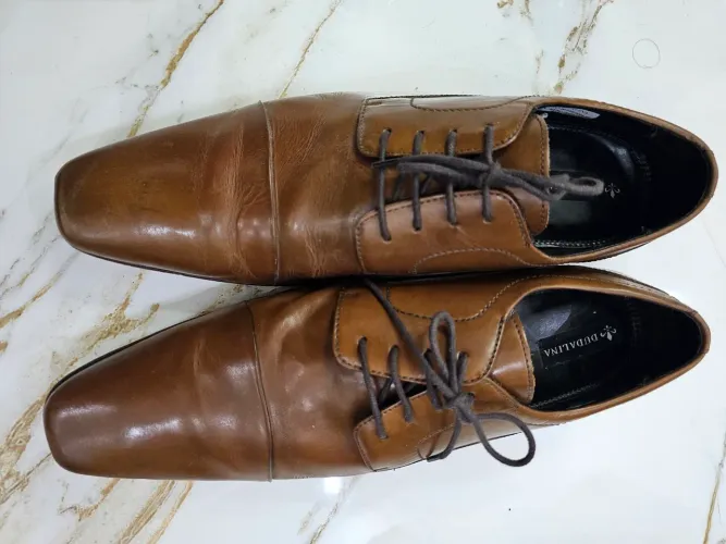 Sapatos Dudalina em Couro Marrom
