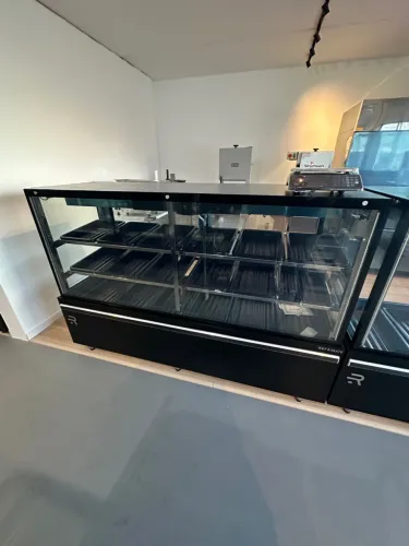 Balcão de açougue 2M prateleira vanguard top ar forçado - refrimate