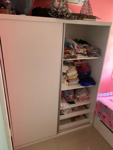 Guarda-roupa infantil
