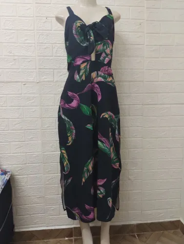 Vestido floral M com fenda lateral
