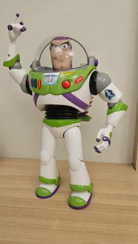 Buzz Lightyear 30cm versão americana- exclusiva JCPenney 