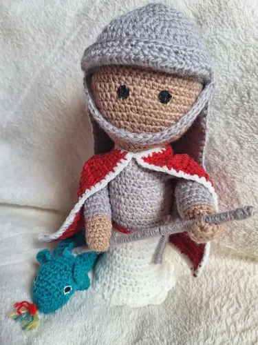 Boneco de crochê artesanal São Jorge