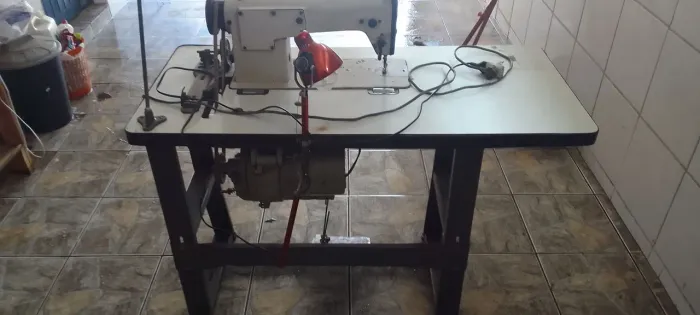 Máquina costura industrial