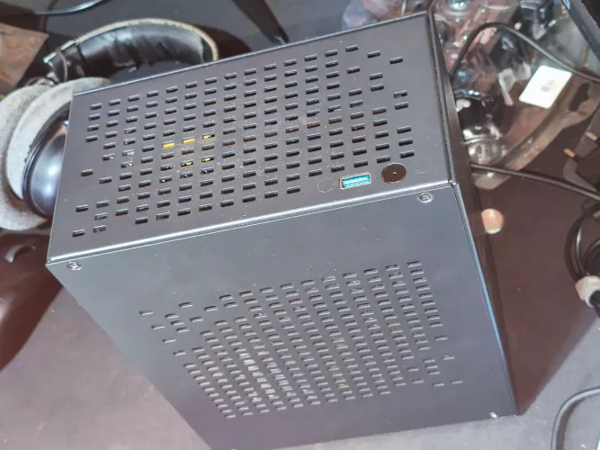 MINI GABINETE ITX 