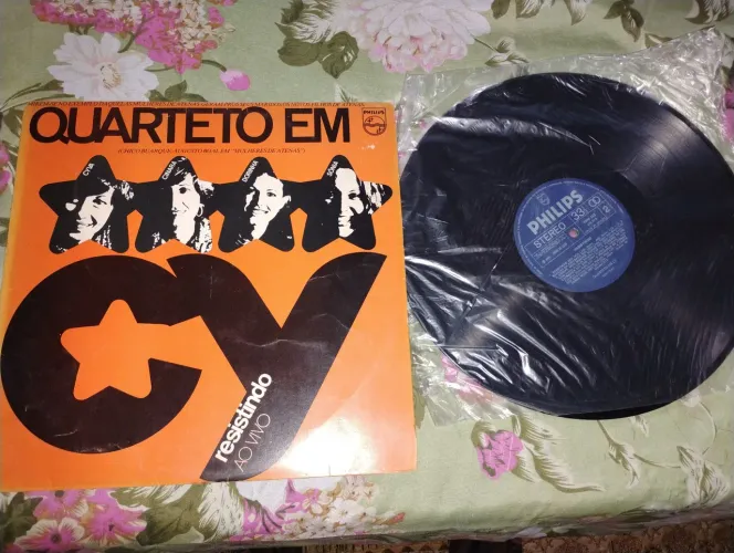 Disco de Vinil Quarteto em Cy - Resistindo Ao Vivo
