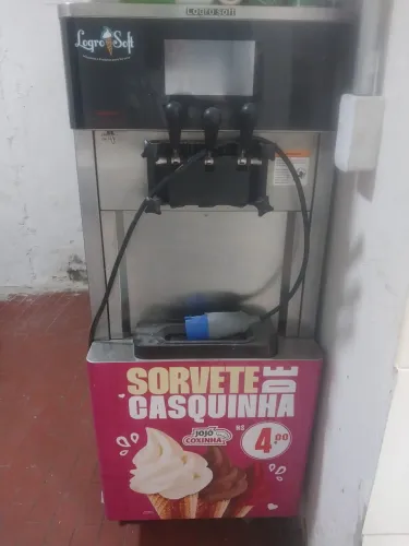 Vende se maquina de sorvete logro soft mod. LS125C125C