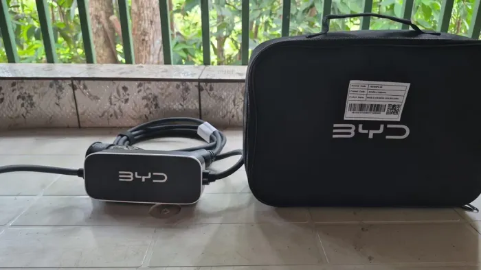 Carregador Original da BYD para Carros elétricos.