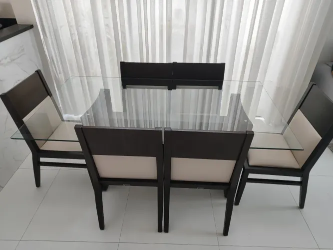 Oportunidade única Mesa e 6 cadeiras