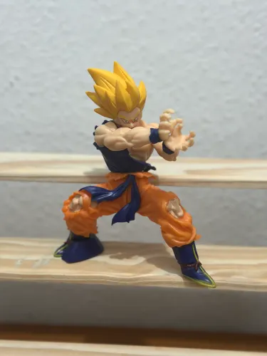 ? Action Figure Goku Super Saiyajin - Pose Kamehameha (Dragon Ball Z)
