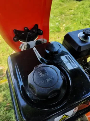 Motocultivador STIHL MH 710 - Motor EHC 700.0 7 HP - Excelente Estado