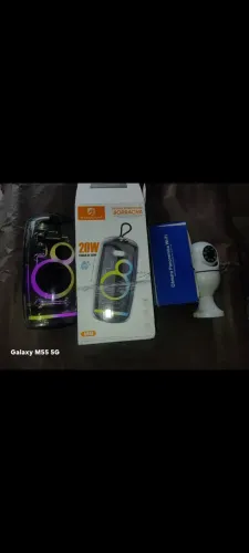 VendoVendo uma caixa de som e uma câmera novinha na caixa. uma caixa de som e uma câmera n