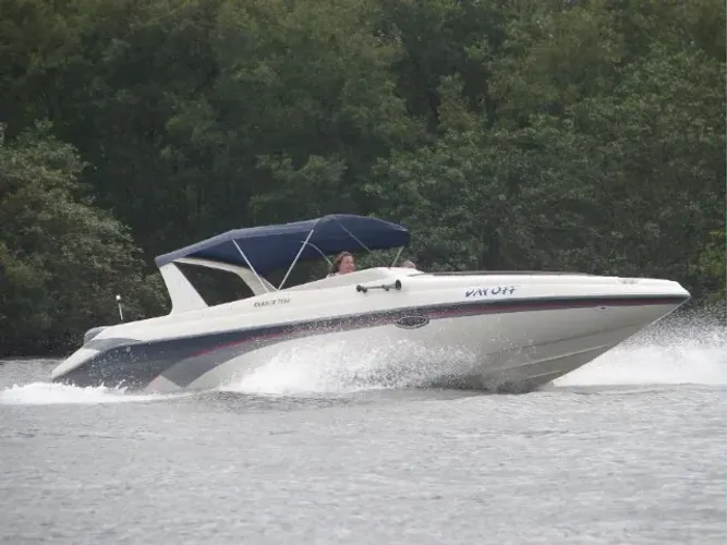 Cota de Lancha Runner 7500 - 24 Pés - Motor Mercury 200 HP
