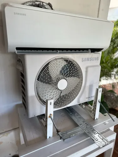 Ar-Condicionado Samsung Digital Inverter 9.000 BTUs | 1 Ano e Meio de Uso | Higienizado