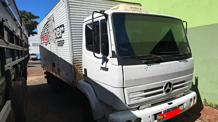 Caminhão pronto pra trabalhar