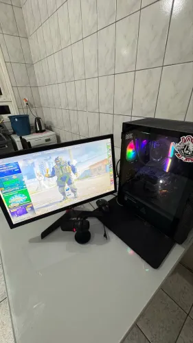 Vendo Pc Gamer com tela 144hz