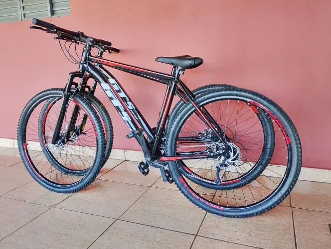 Duas Bicicletas GTS Aro 29 (Tamanhos 19 e 21) - Oportunidade! (Usadas apenas 1 vez)