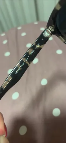 Óculos feminino Rayban modelo lente polarizada - quase novo - pouco uso