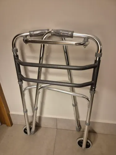 andador ortopédico dobrável
