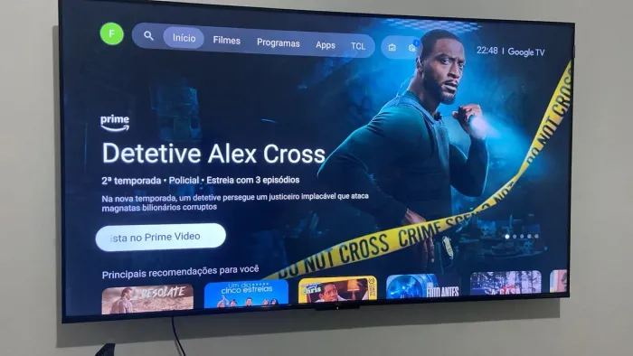 TV TCL 2 meses de uso semi nova no preço 2200 ?