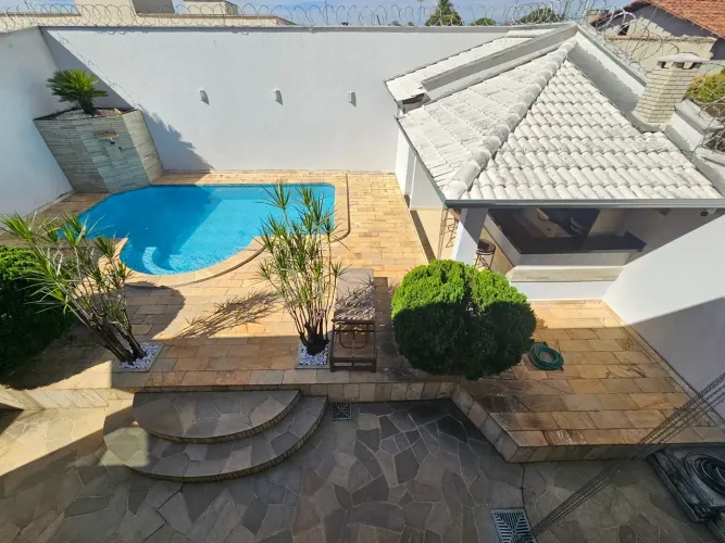 Sobrado de Alto Padrão para Aluguel *Bairro Residencial Jardins Madri* | Goiânia/GO