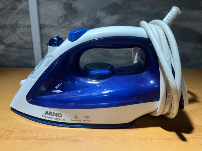 Ferro de passar Arno Essential Gliss