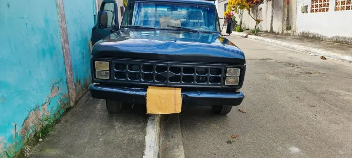 Caminhonete pra quem quer trabalhar top demais !!! Reformado recente pintura e lanternagem