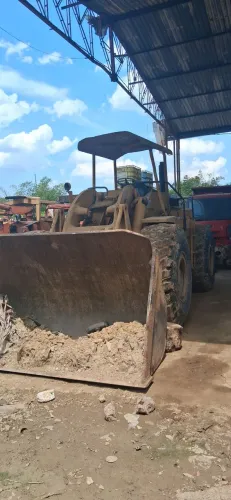 Pa carregadeira disponível