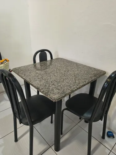 Mesa 4 lugares - tampo de cerâmica