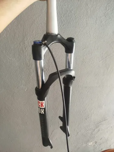 Suspensão rock shox Jude 