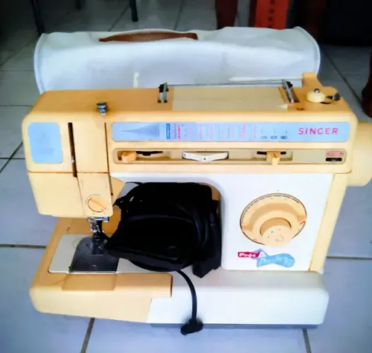 Maquina de Costura Singer Pret a Porter 18
