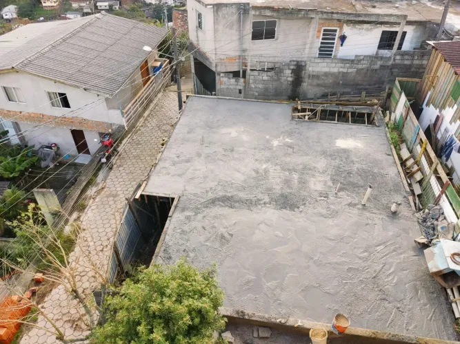 Vendo terreno, estrutura já pronta, região central de Floripa