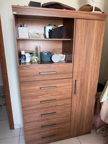 Vendo cômoda perfeito estado, meses de uso com nota fiscal