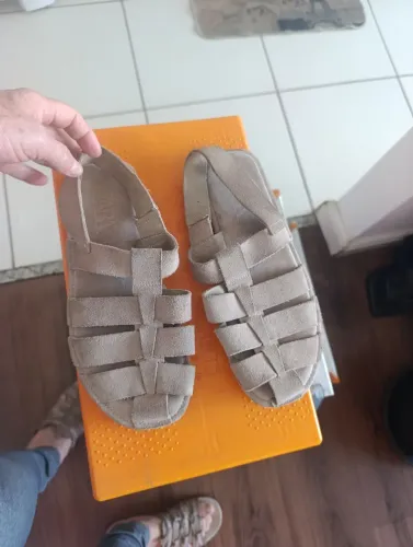 Sandália ZARA em couro