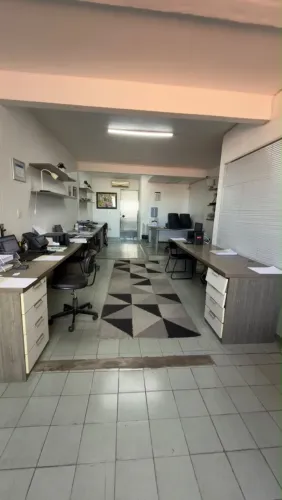 Prédio pronto para escritório, consultório, na Josefa Taveira