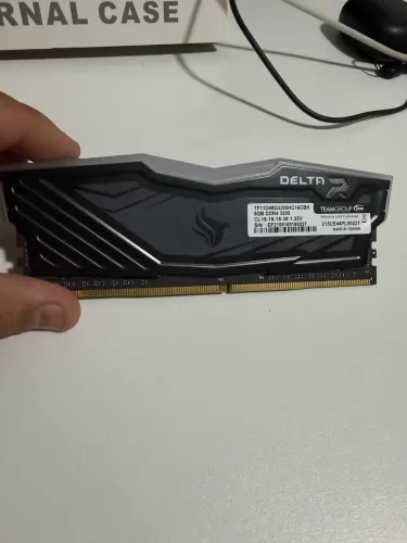 Memória 8gb Ddr4 RGB (MUITO NOVA)
