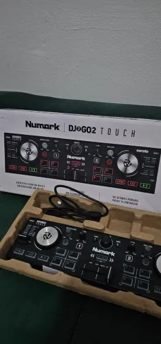 Controlador Numark DJ2GO2 Touch, preto | Portátil, 2 deck, DJ Mixer