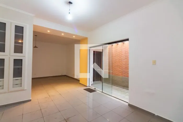 Casa à Venda - Vila Yara, 6 Quartos, 300 m2
