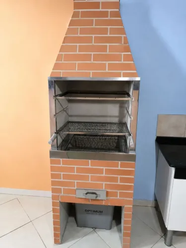 Churrasqueira Pré Moldada Completa com Grelha e Chaminé