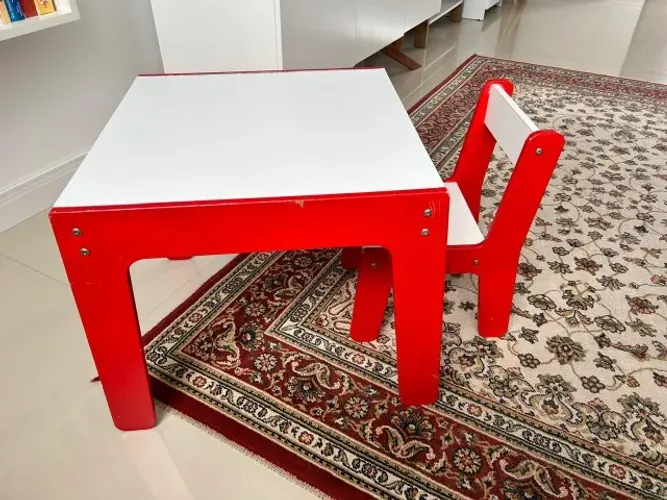 Mesa Infantil com Cadeira