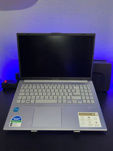 ASUS VIVO BOOK 15 (LACRADO)