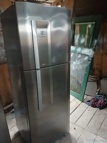 Vendo geladeira usada em bom estado 500 litros gelo seco